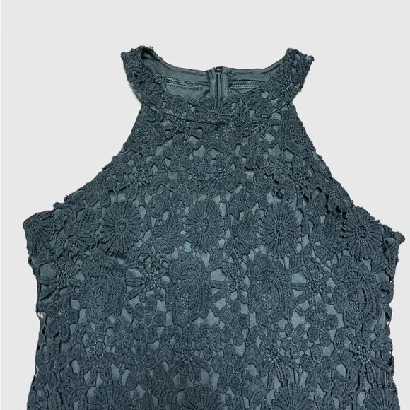 Lace Dress size sm - Picture 3 of 6